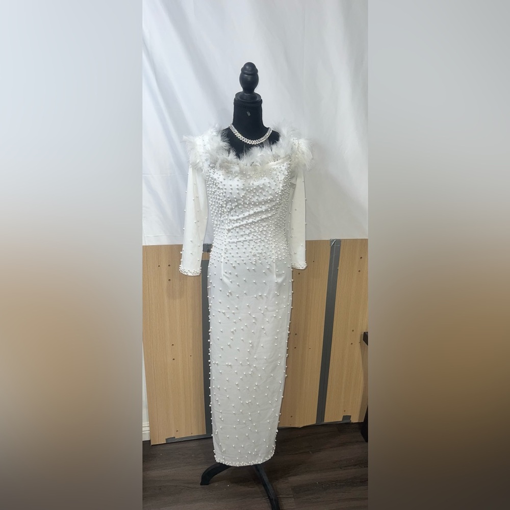 Chic White Pearl-Studded Long Sleeve Dress